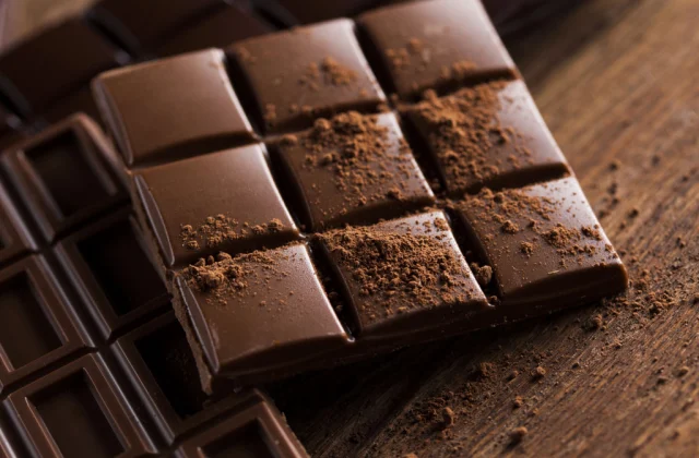 What Occurs to Your Physique When You Eat Darkish Chocolate