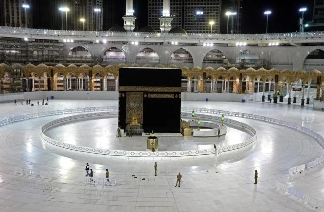 A small pilgrimage to Mecca under duress