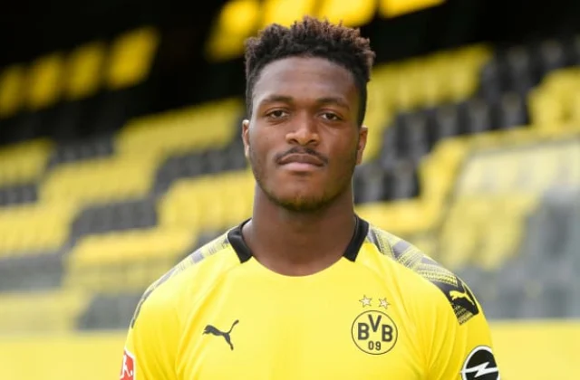 Arsenal eye Borussia Dortmund defender Dan-Axel Zagadou