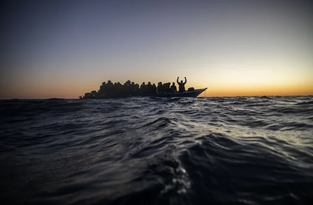 Boat full of migrants capsizes off Djibouti, 34