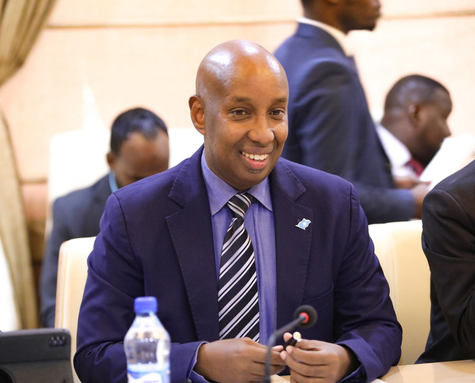 Xigasho: Wasiir Cumar oo diiday inuu u wareejiyo wasaarad