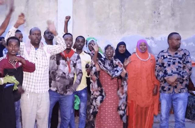 Daawo: Ganacsato ka cawday Farmaajo walaalkiis