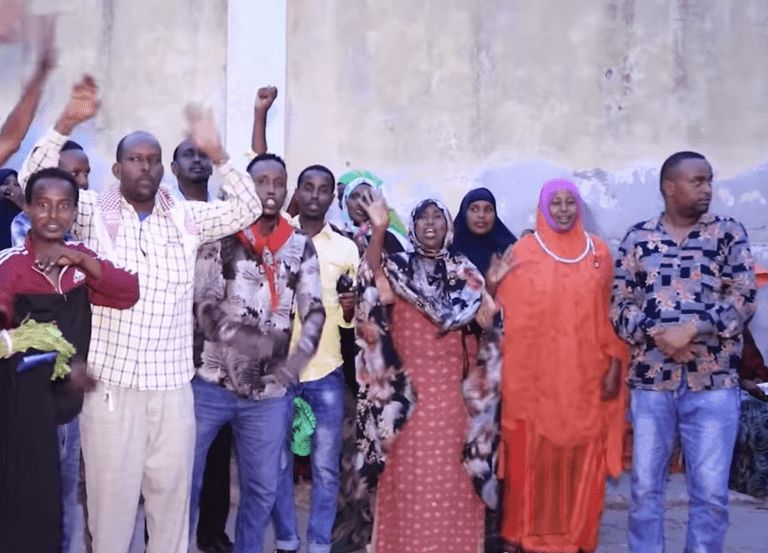 Daawo: Ganacsato ka cawday Farmaajo walaalkiis