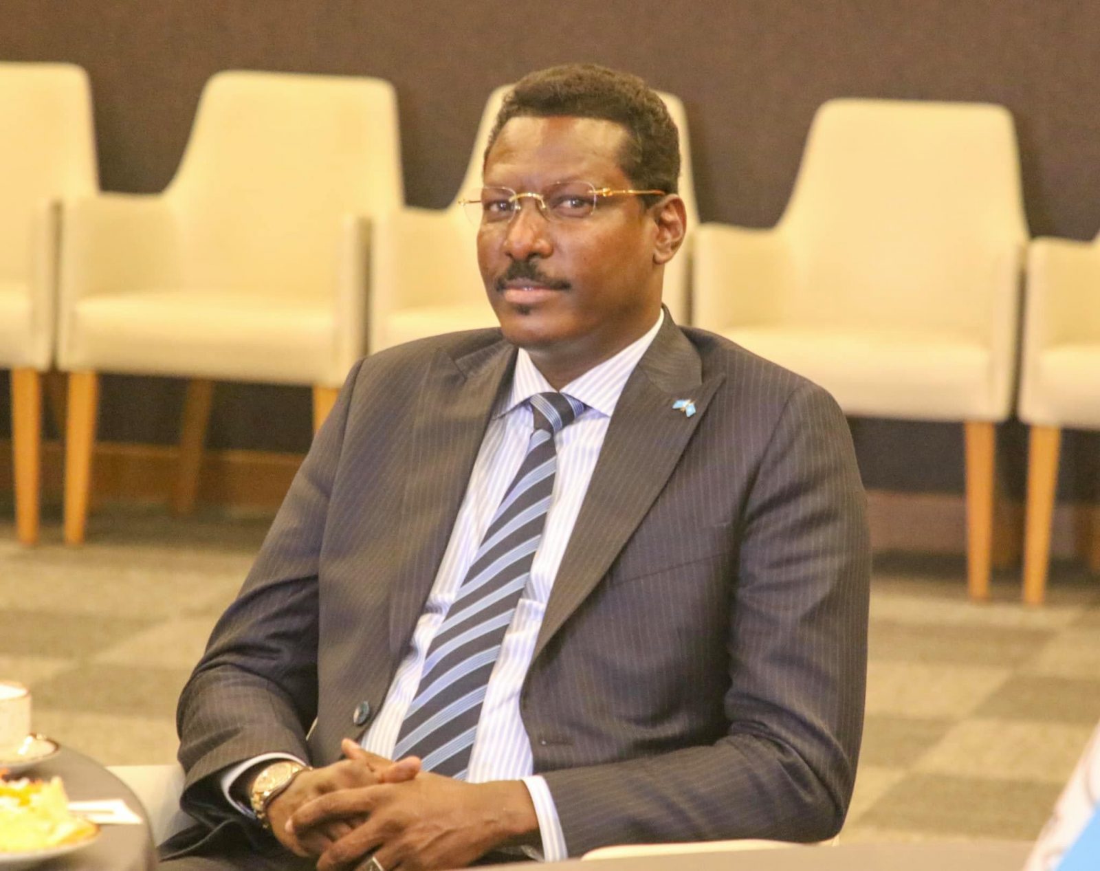 Daawo: Madaxweyne Qoor Qoor oo ka horyimid kordhinta furan – Axadle