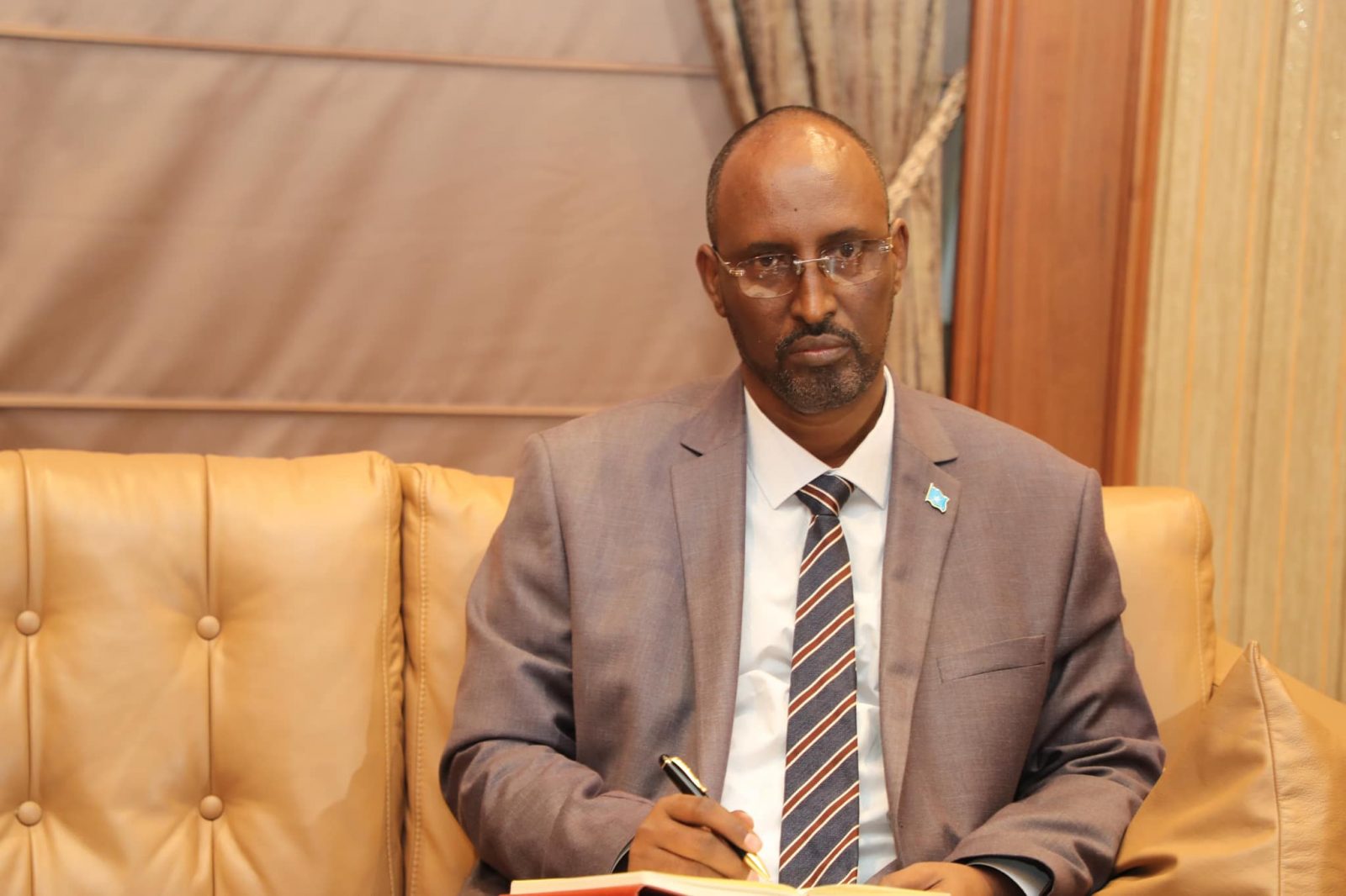 Xundubey: Dhibaatada ka taagan Muqdisho waxaay gabaad iyo fursad kartaa Sineysaa Al-Shabaab iyo Daacish