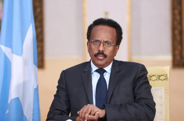 FARMAAJO wuxuu ugu yeeray Idriss Deby ‘shahiid’