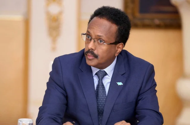 Farmaajo oo sheegay inuu mar kale kulan ‘isugu yeeray’ madax goboleedyada