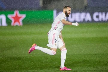 “Haddii Uu Benzema U Ciyaarayo Chelsea…..” – Rio Ferdinand Oo