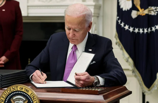 Joe Biden oo hal sano ku kordhiyey cunaqabteyntii Mareykanka ee Soomaaliya