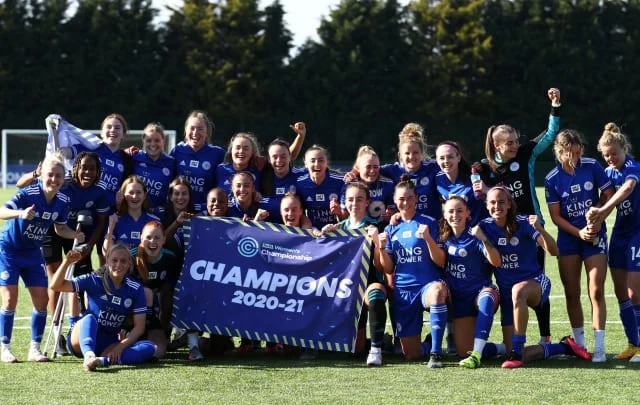 Leicester girls play video games at King Energy Stadium
