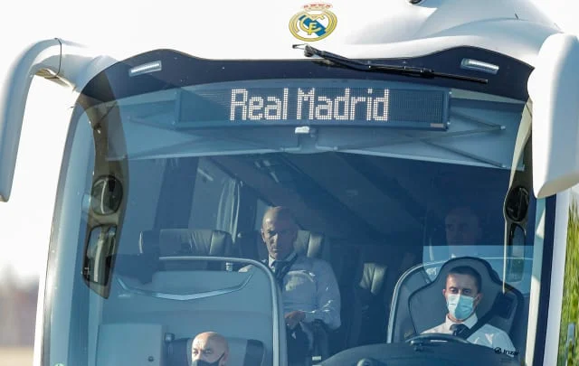 Liverpool fans are aiming for the Real Madrid team bus near Anfield