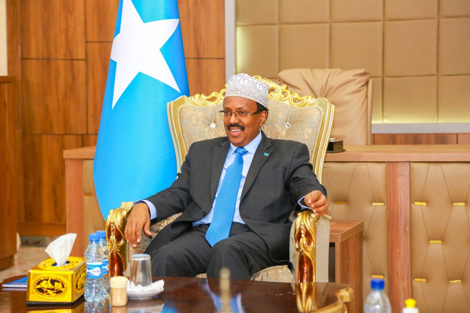 Madaxweyne Farmaajo: “Aniga xukunka waan sii haynayaa ilaa doorashada”