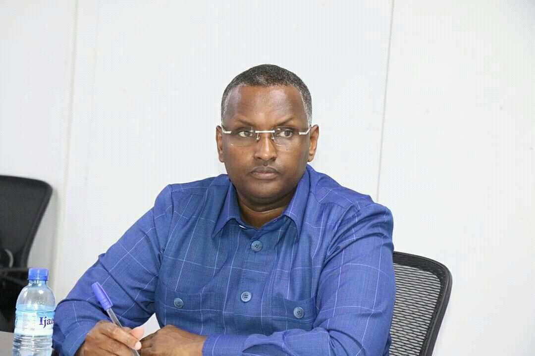 Mahad Salaad: Ujeedka Farmaajo wuxuu ahaa inuu ii sheego siyaasadda – Axadle
