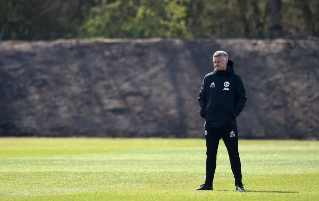 Manchester United release statement when fans protest in Carrington