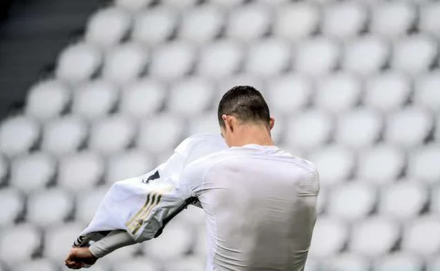 Markii Hore Kabtanimada Haddana Shaadhka!! Falkii Cristiano Ronaldo Ee