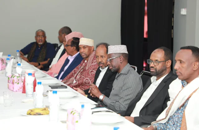Mucaaradka ayaa ka jawaabaya codsigii Farmaajo ee Midowga Afrika – Axadle
