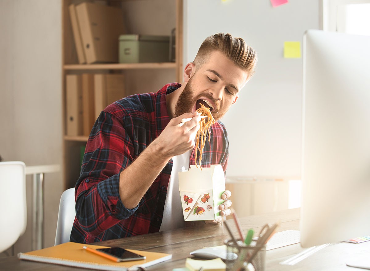 Unhealthy Consuming Habits You Ought to Cease Instantly, Say Consultants