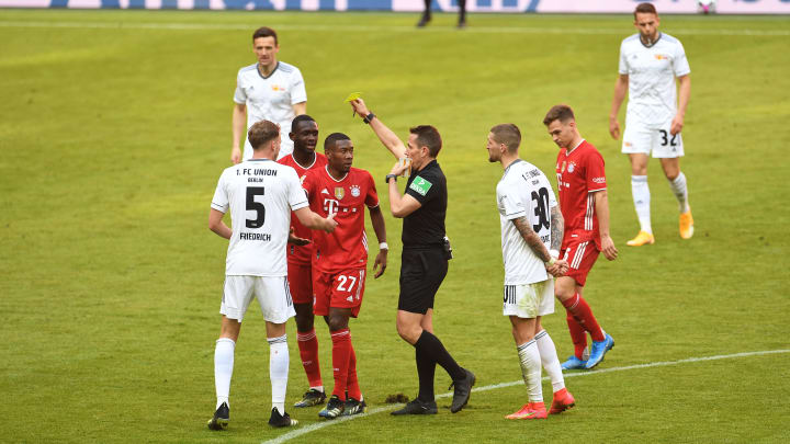 Player ratings such as Die Roten and Die Eisernen share prey in the drill party