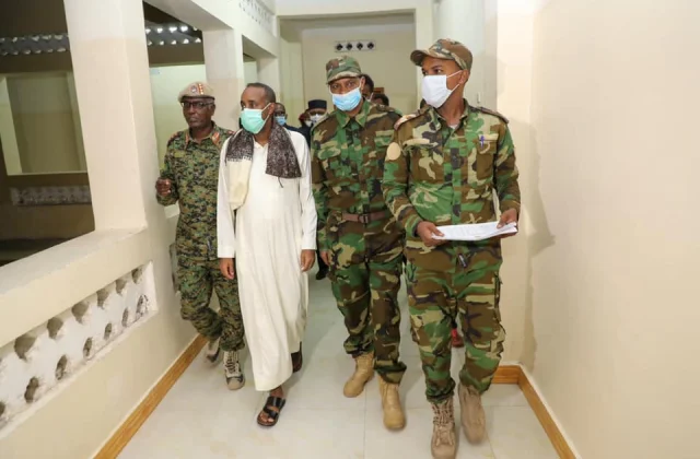 Rooble oo booqday askartii ku dhaawacantay Muqdisho