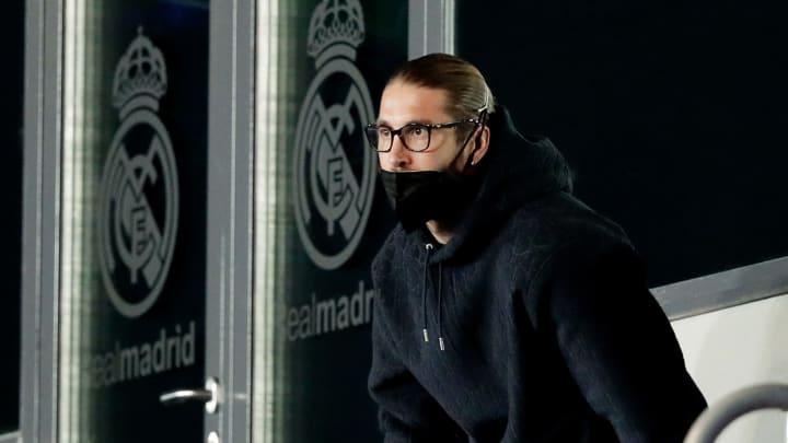 Real Madrid broadcasts news: Ramos rejects contract