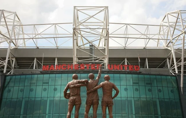 Red Knights ask Glazers to reduce share to 49.9%