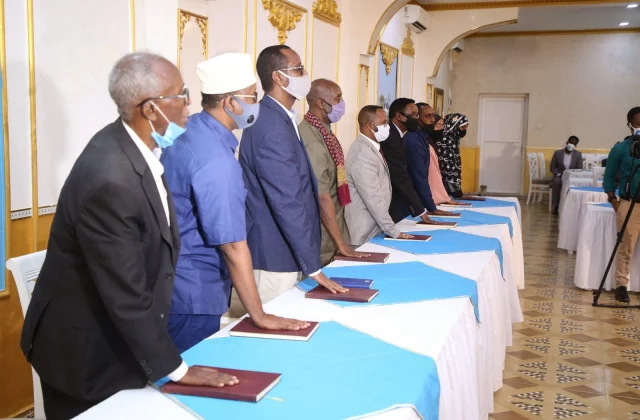 SOOMAALIYA: Aqalka Sare oo hubiyay guddiga loo dhaariyay Villa Somalia – Axadle