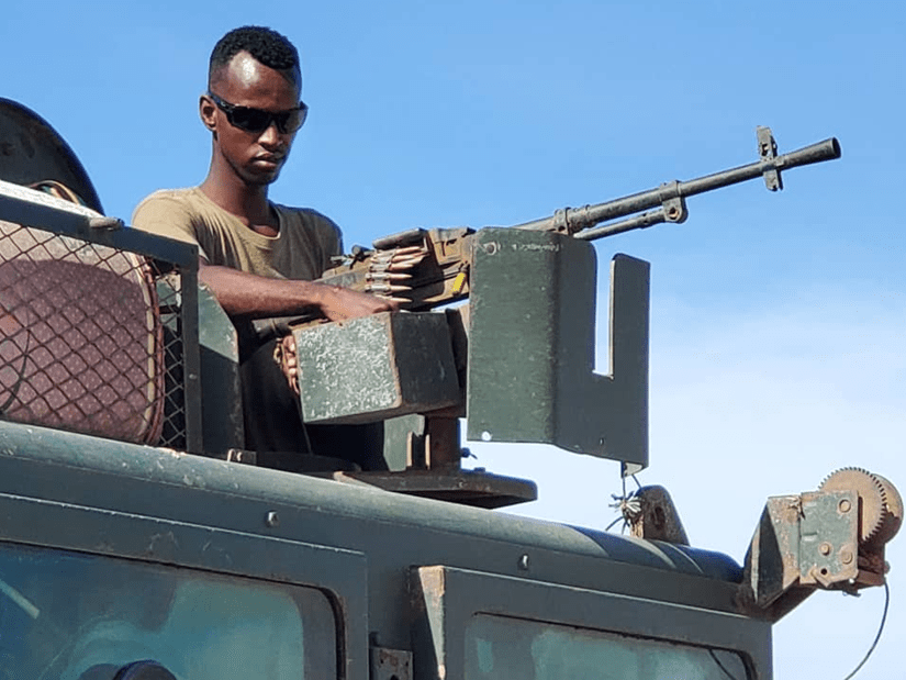 Sawirro: Ciidamada Danab oo burburiyay gaari waxyaabaha qarxa laga soo buuxiyay – Axadle