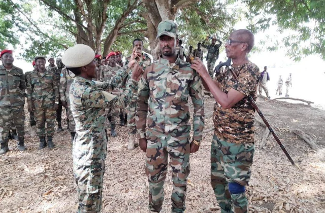 DF oo abaalmarin ku siisay Askartii dagaalyahanada Al-Shabaab jabka  garsiyey