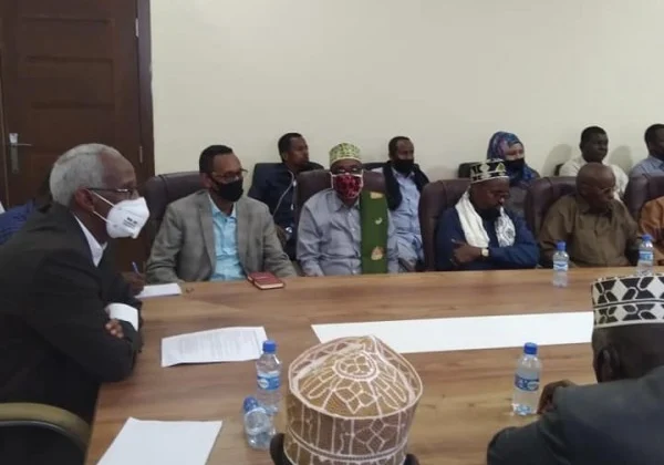 Somali Prime Minister meets with Jubaland elders and politicians