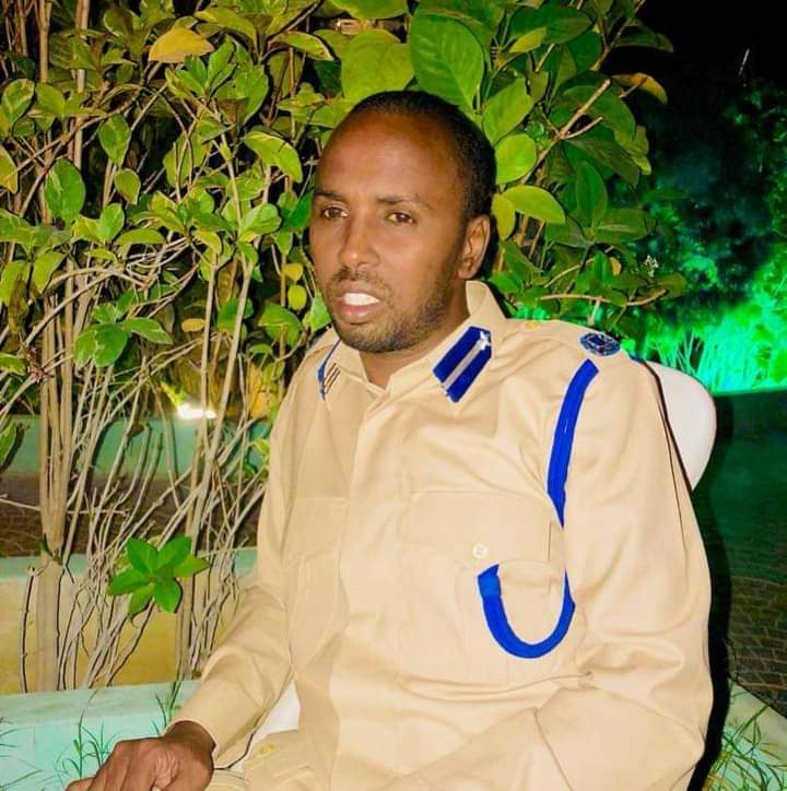 Taliyihii booliska gobolka Banaadir waxaa laga beddelay dowladda – Axadle