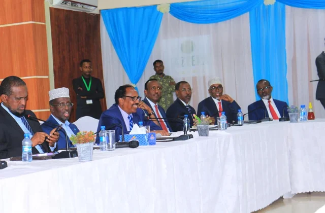Ururka Musharaxiinta wuxuu soo jeedinayaa in talaabooyin la qaado kadib kordhinta Farmaajo – Axadle