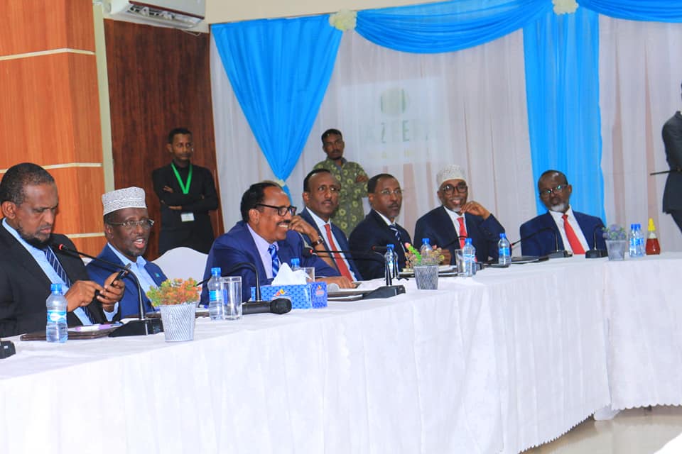 Ururka Musharaxiinta wuxuu soo jeedinayaa in talaabooyin la qaado kadib kordhinta Farmaajo – Axadle
