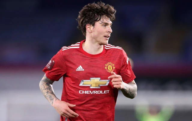 Victor Lindelof leaves Sweden’s squad and returns to Man Utd in the middle of conflicting reports