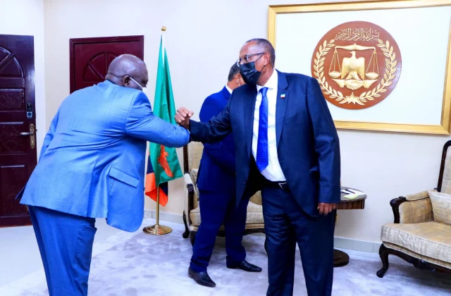 Video: Maxaa looga hadlay kulanka dhex-maray Muuse Biixi iyo wafdigii Zambia?