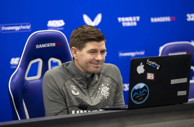 WOW: Maxay Tahay Sababta Uu Steven Gerrard Ugu Dabaaldegay Guushii