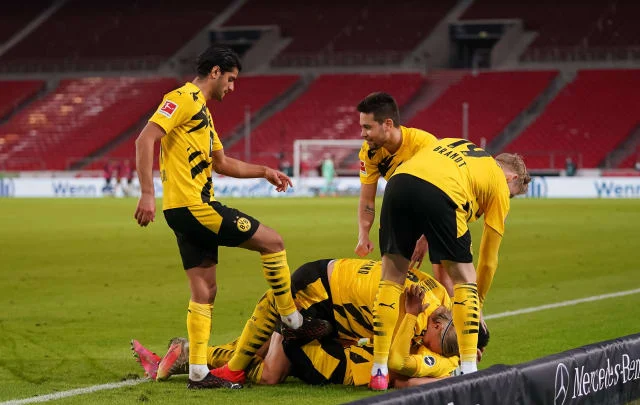 What does Borussia Dortmund need to do to beat Manchester City?