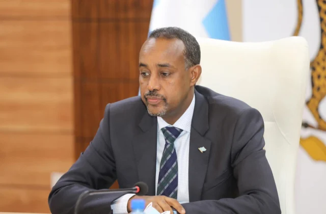 ROOBLE oo uu yeeray guddiga doorashada kadib go’aanka DF
