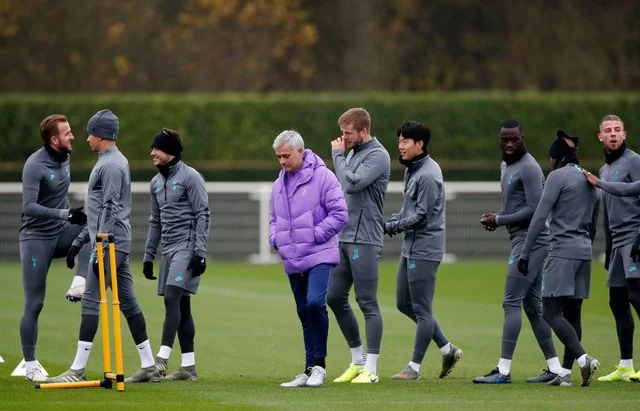 YAAB: Wixii Uu Mourinho Mudo AFAR Saacadood Ah Kala Sheekaysanayay