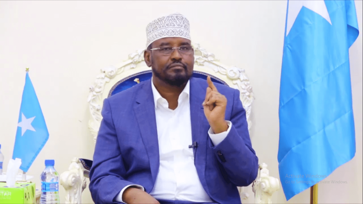 Axmed Madoobe: “Farmaajo wuxuu rabaa inuu Soomaaliya ku tuuro bohol dheer”