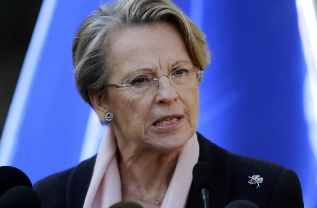 the ambiguity remains after Michèle’s testimony