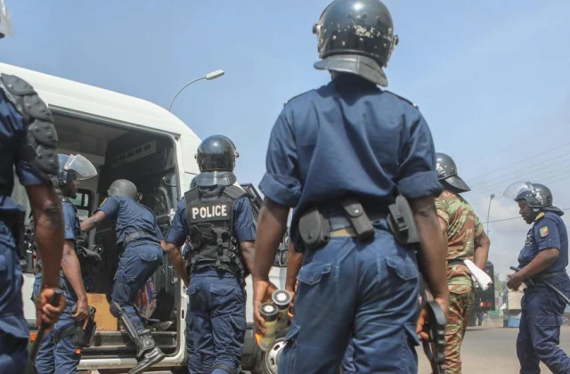 the opposition demands mobilization