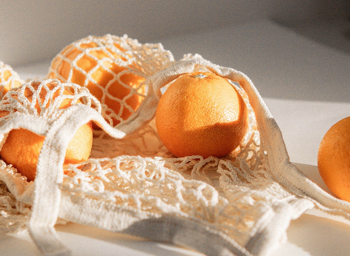 What Occurs to Your Physique When You Eat Oranges
