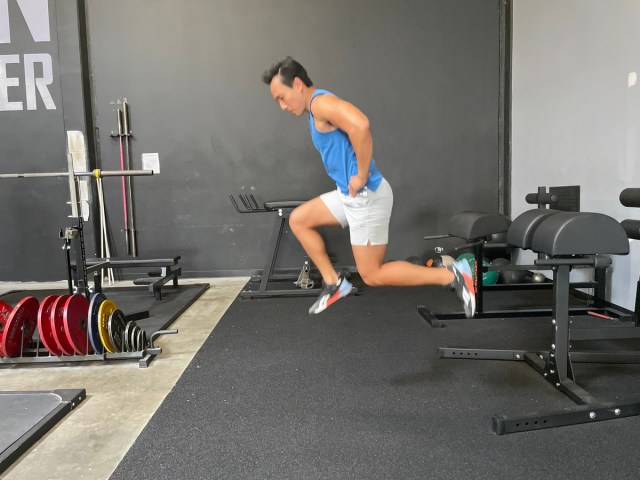 jump lunges