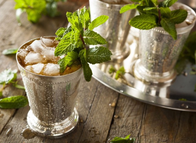 mint julep cocktail in cup