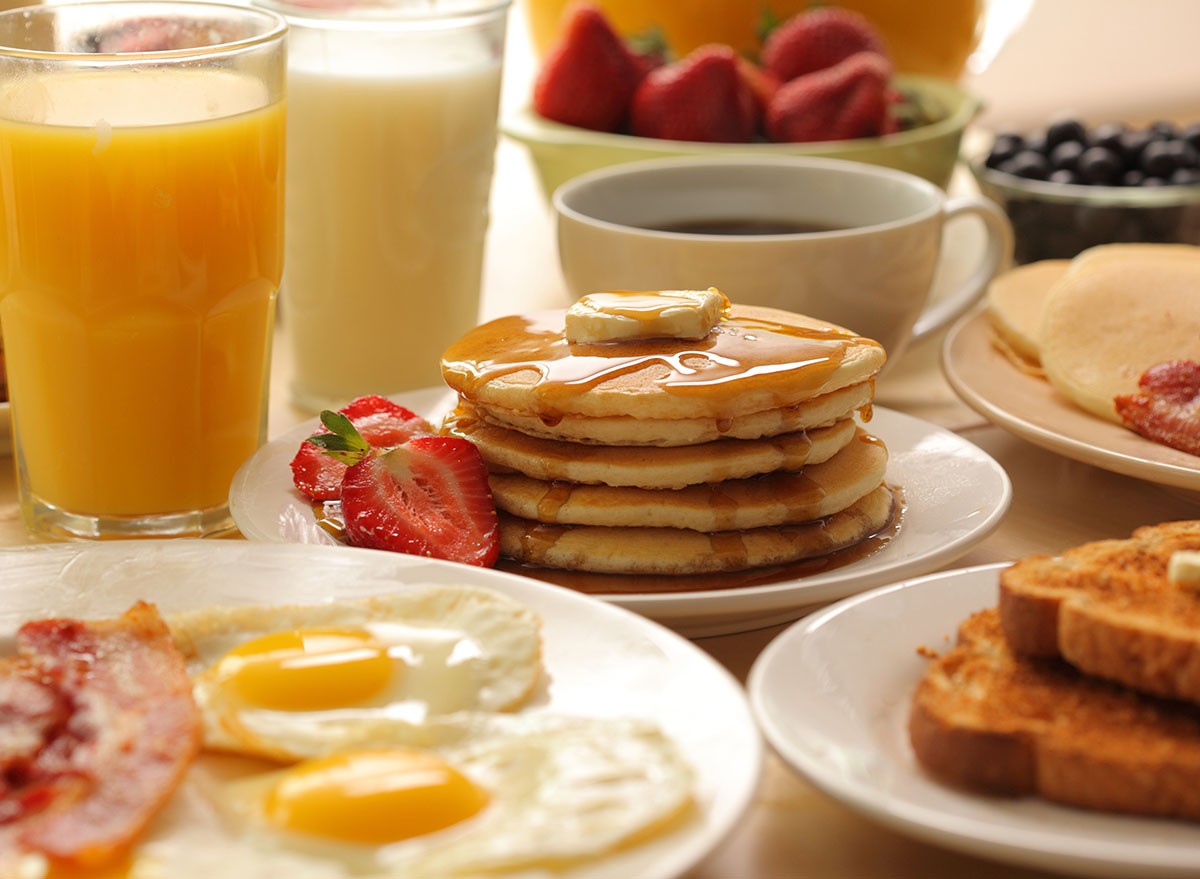 21 Issues That Occur to Your Physique When You Skip Breakfast