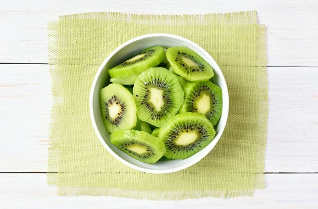 What Occurs to Your Physique When You Eat Kiwi