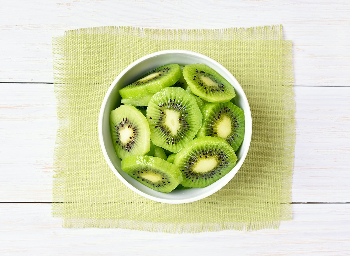What Occurs to Your Physique When You Eat Kiwi
