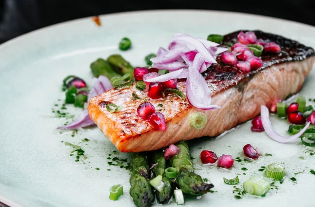 6 Methods Consuming Fish Can Assist You Lose Weight, Say Dietitians