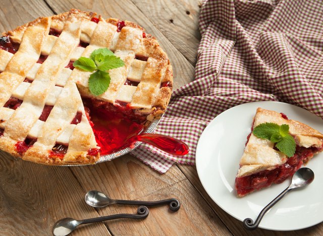 stawberry rhubarb pie