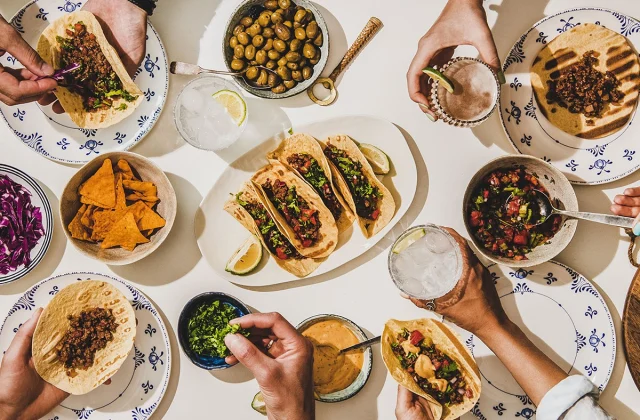 10 Worst Dinner Habits Causing You to Gain Weight, Says Science